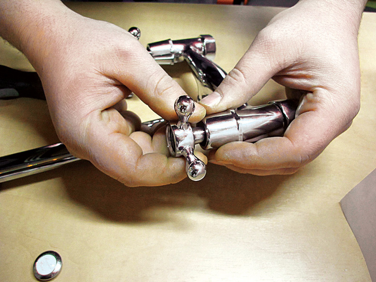  Cómo reemplazar la junta en grúas de diferentes diseños