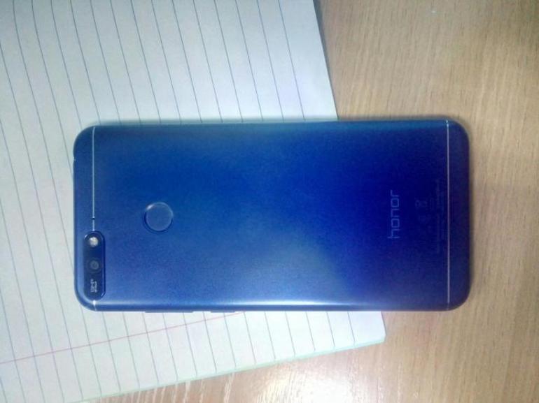 Parámetros de Honor 7A Pro