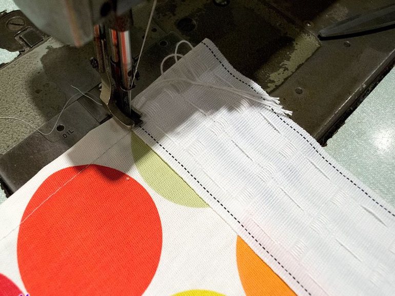 Características del trabajo preciso en cortinas de dobladillo