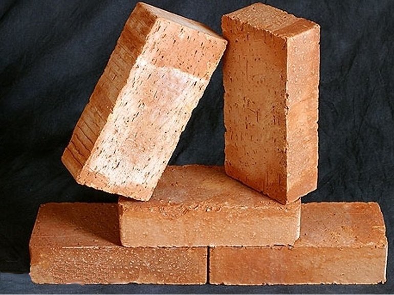 Ladrillo de arcilla refractaria