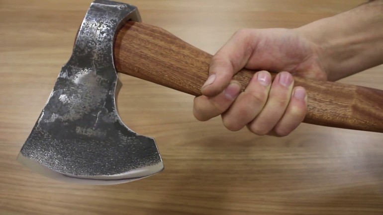 Características de diseño del hacha