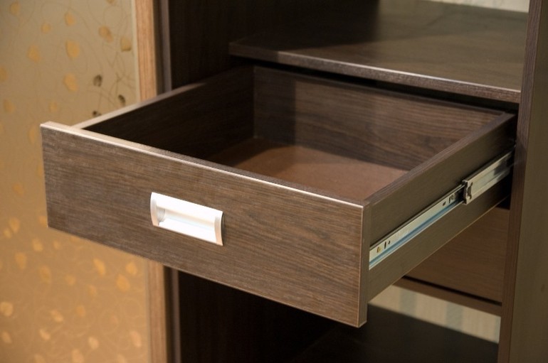 Cómo hacer un gabinete de bricolaje con cajones