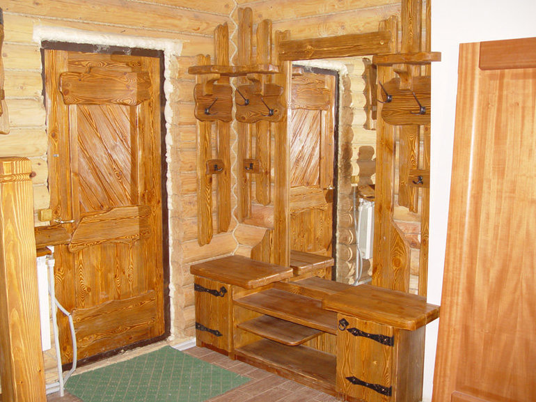 La elección de perchas en el pasillo