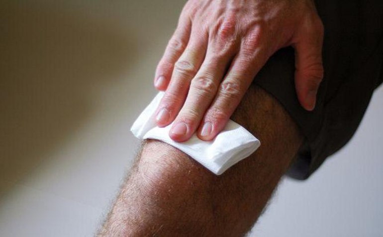 Trate el sitio de la picadura con un antiséptico.