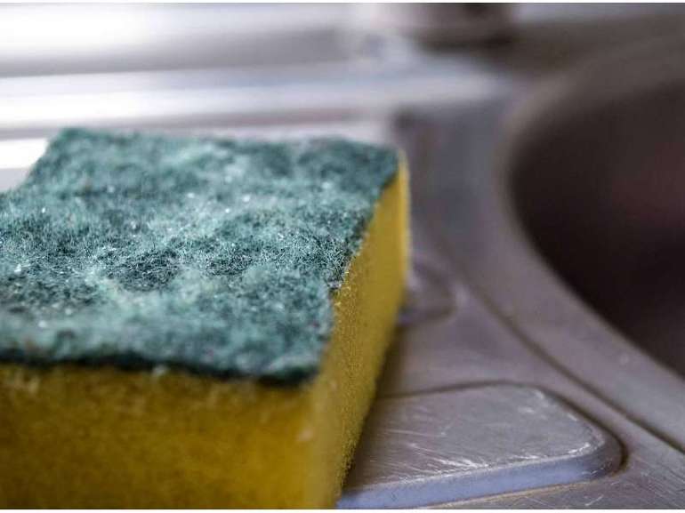 Cómo y cómo lavar el techo tensado