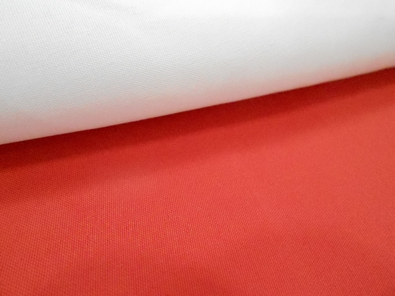 Propiedades de poliéster en la ropa Pros y contras