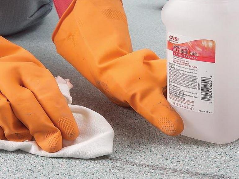 Cómo eliminar el yodo del linóleo