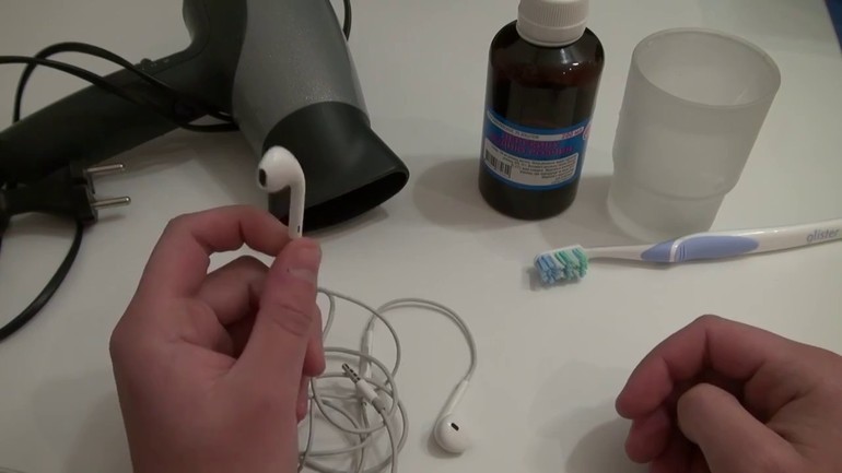 La importancia de la limpieza de los auriculares.