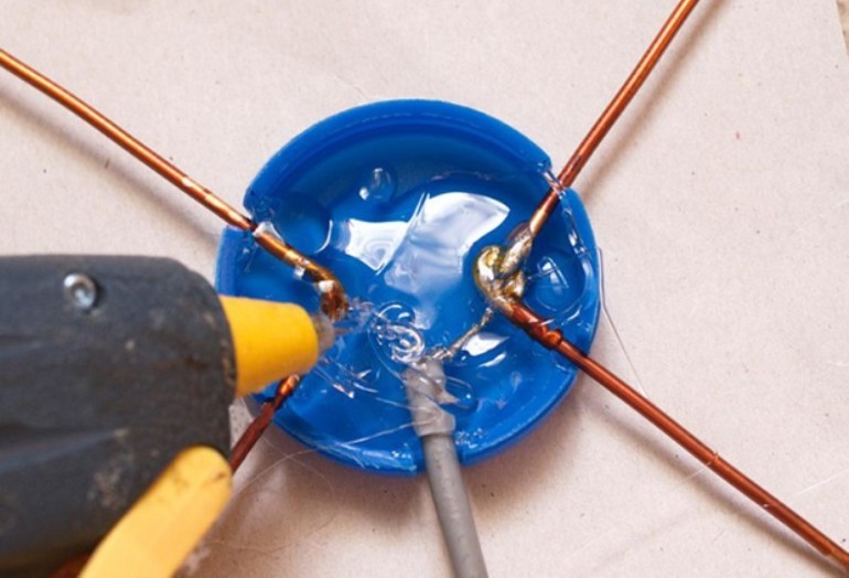 Requisitos de antena de decímetro